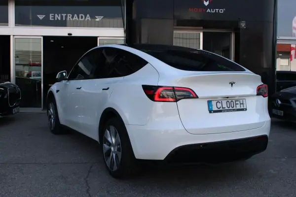 Tesla Model Y 2024 - 35900 EUR, 38745 km - 38745km - foto 9 de 38
