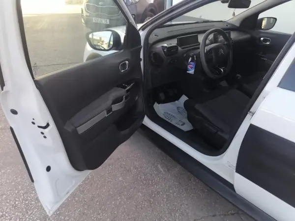 Citroën C4 Cactus 2016 - 8900 EUR, 130800 km - AUTO.MOTO.pt - 130800km - foto 9 de 17