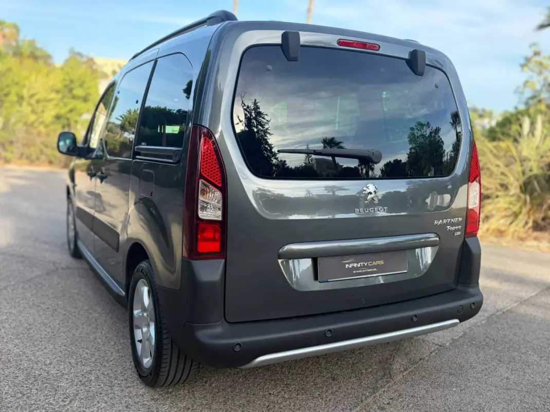 Peugeot Partner 2014 - 11999 EUR, 150000 km - 150000km - foto 11 de 20
