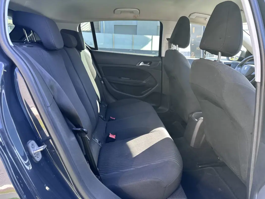 Peugeot 308 2018 - 12500 EUR, 280000 km - AUTO.MOTO.pt - 280000km - foto 32 de 41