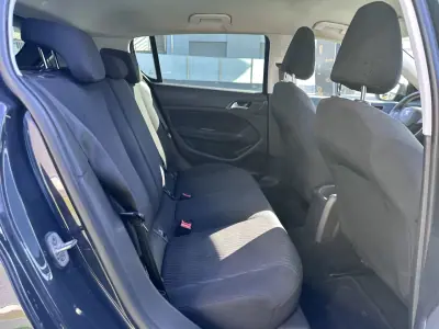 Peugeot 308 2018 - 12500 EUR, 280000 km - AUTO.MOTO.pt - 280000km - foto 32 de 41