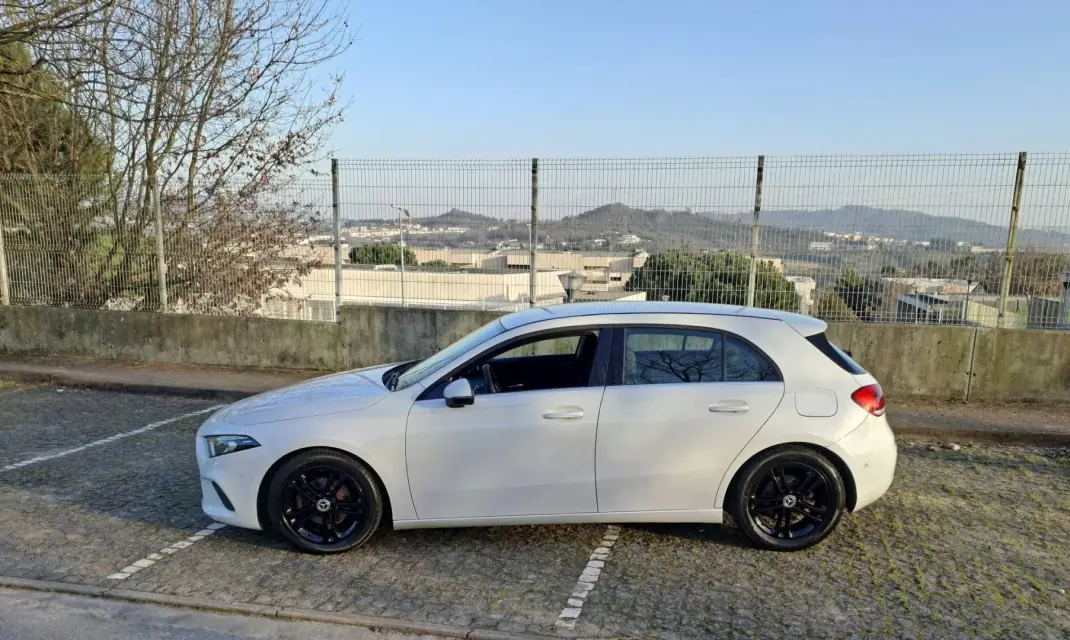 Mercedes-Benz A 180 2019 - 20990 EUR, 179000 km - AUTO.MOTO.pt - 179000km - foto 3 de 13
