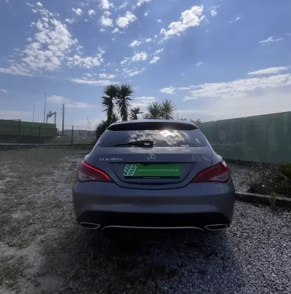 Mercedes-Benz CLA 180 2017 - 18500 EUR, 180800 km - AUTO.MOTO.pt - 180800km - foto 5 de 25