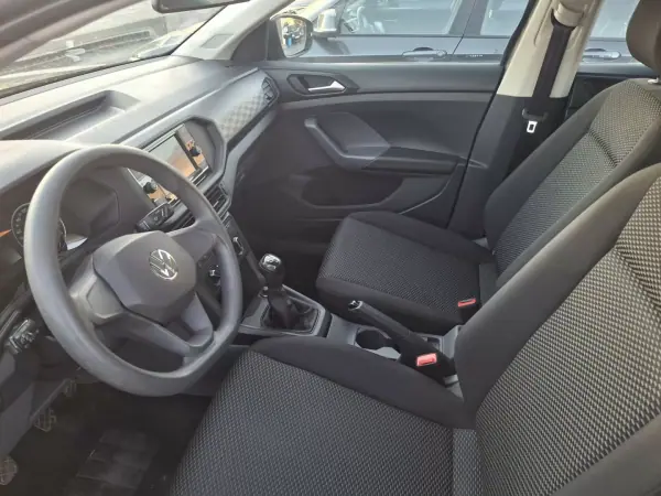 Volkswagen T-Cross 2021 - 21500 EUR, 39123 km - AUTO.MOTO.pt - 39123km - foto 14 de 23