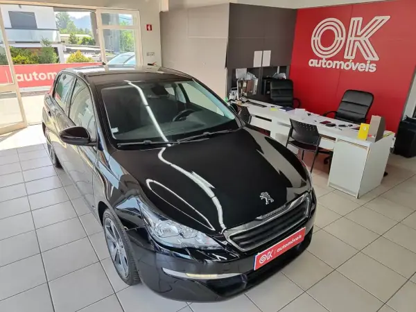 Peugeot 308 2014 - 9450 EUR, 199000 km - AUTO.MOTO.pt - 199000km - foto 2 de 32