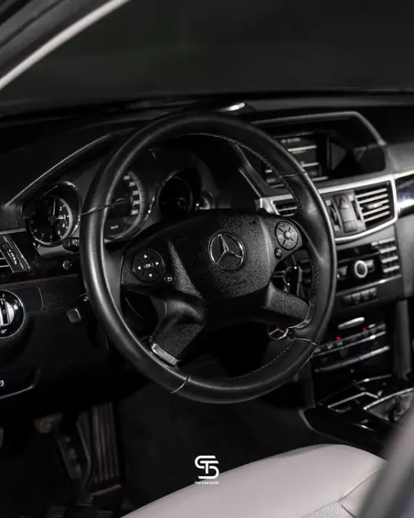 Mercedes-Benz E 220 2009 - 13950 EUR, 217989 km - AUTO.MOTO.pt - 217989km - foto 6 de 19