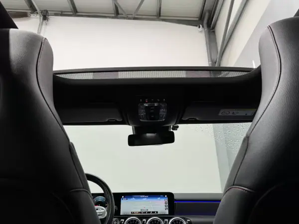 Mercedes-Benz A 180 2018 - 23990 EUR, 191000 km - AUTO.MOTO.pt - 191000km - foto 13 de 26
