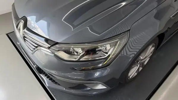 Renault Mégane 2016 - 11990 EUR, 185521 km - AUTO.MOTO.pt - 185521km - foto 2 de 27