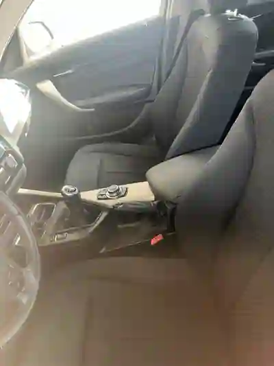 BMW 116 2015 - 13000 EUR, 124000 km - AUTO.MOTO.pt - 124000km - foto 3 de 7