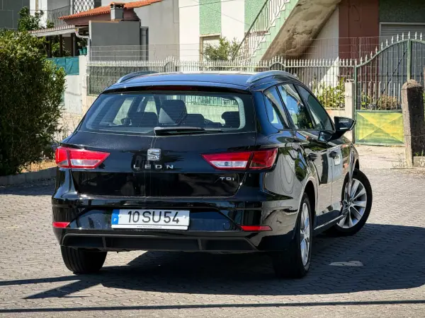 SEAT Leon ST 2017 - 10850 EUR, 153000 km - AUTO.MOTO.pt - 153000km - foto 2 de 12