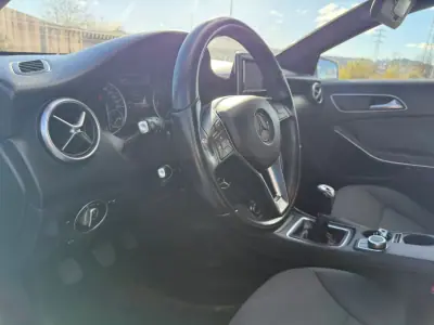Mercedes-Benz A 180 2015 - 14250 EUR, 155500 km - AUTO.MOTO.pt - 155500km - foto 12 de 23
