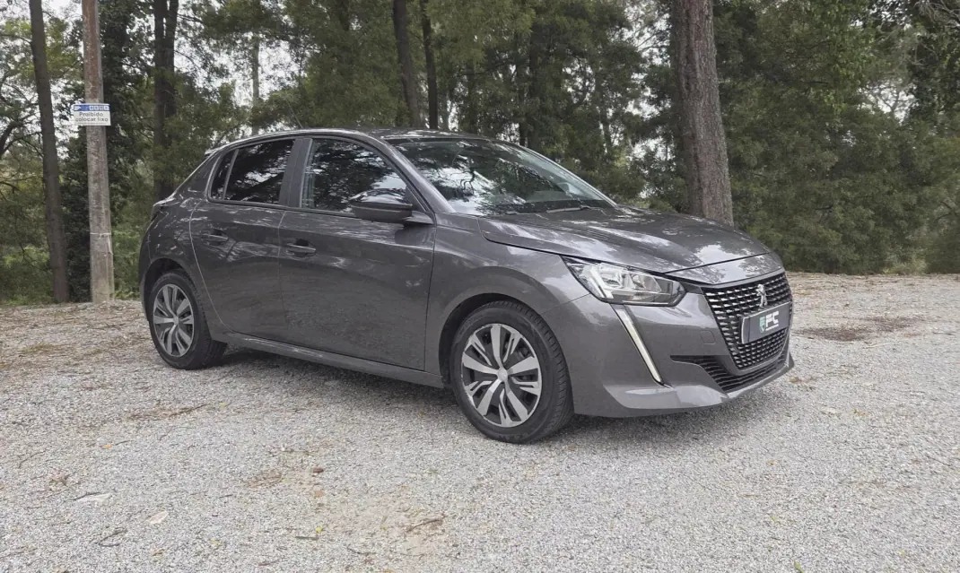 Peugeot 208 2023 - 13950 EUR, 78000 km - AUTO.MOTO.pt - 78000km - foto 1 de 16