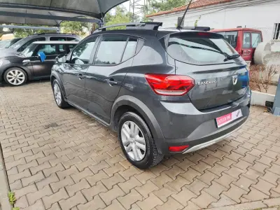 Dacia Sandero 2022 - 15500 EUR, 126000 km - AUTO.MOTO.pt - 126000km - foto 7 de 14