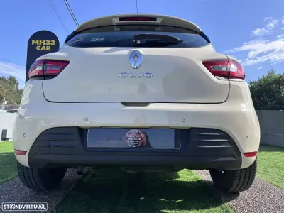 Renault Clio 2017 - 9900 EUR, 135702 km - AUTO.MOTO.pt - 135702km - foto 15 de 47