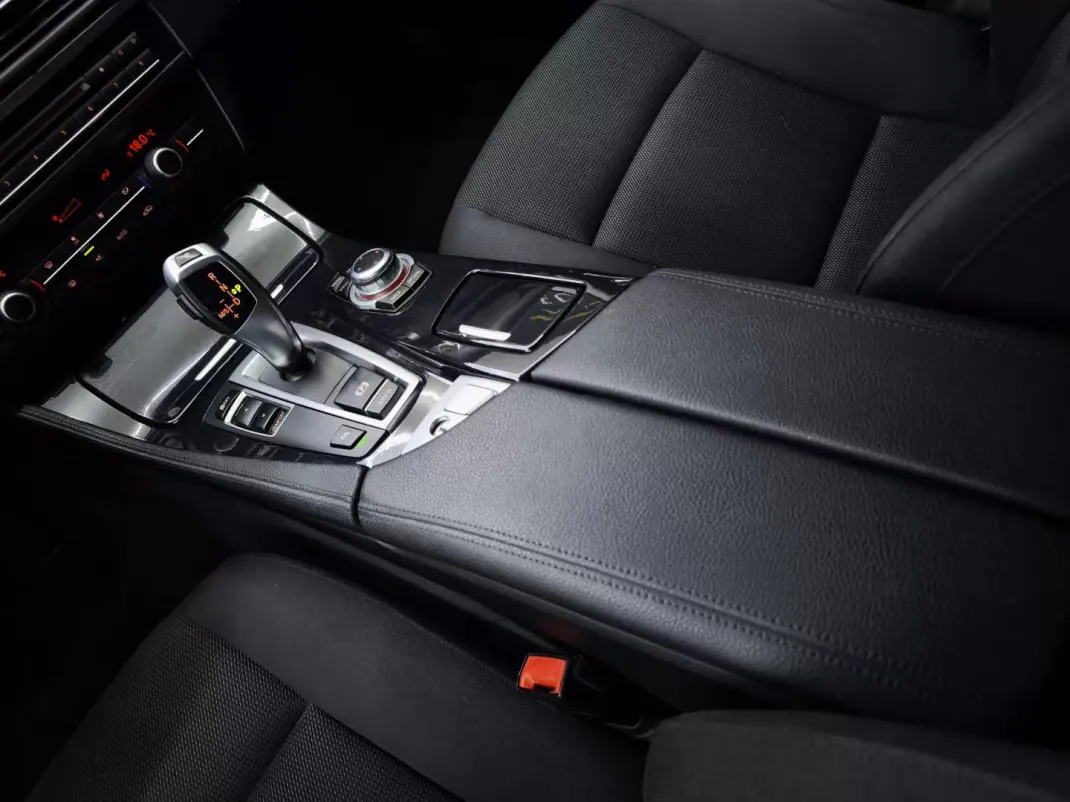 BMW 520 2015 - 19950 EUR, 244033 km - AUTO.MOTO.pt - 244033km - foto 39 de 46