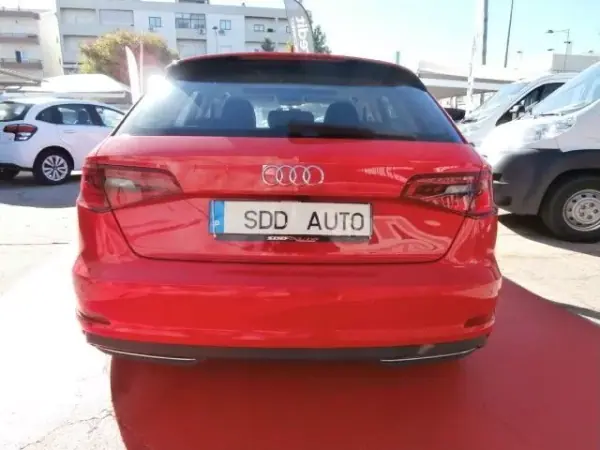 Audi A3 Sportback 2015 - 17500 EUR, 195633 km - AUTO.MOTO.pt - 195633km - foto 8 de 41