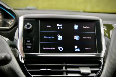 Peugeot 2008 2017 - 12900 EUR, 100000 km - AUTO.MOTO.pt - 100000km - foto 26 de 27