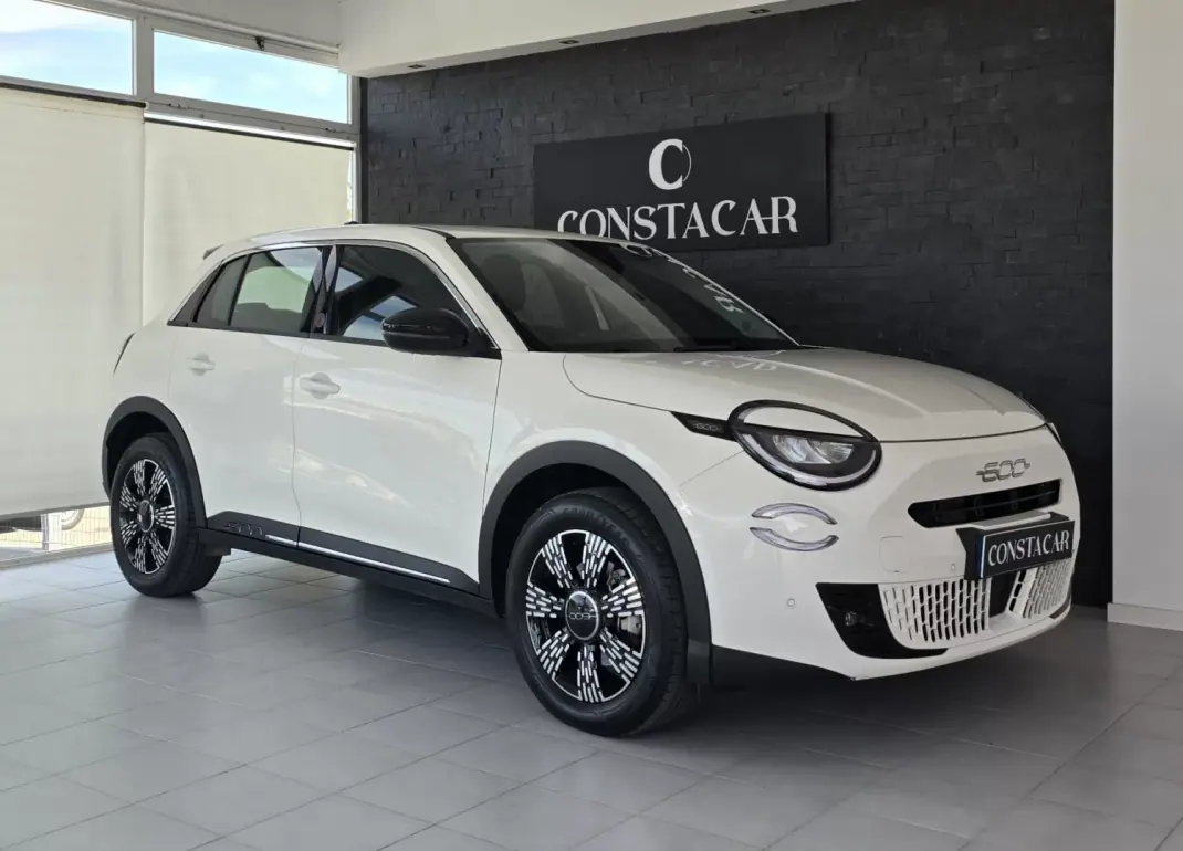 Fiat 600e 2025 - 24950 EUR, 14353 km - 14353km - foto 5 de 30