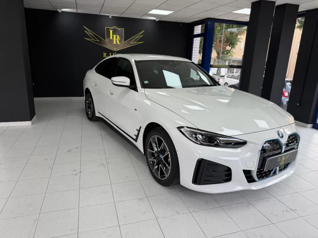BMW i4 2024 - 43000 EUR, 42572 km - AUTO.MOTO.pt - 42572km - foto 2 de 39