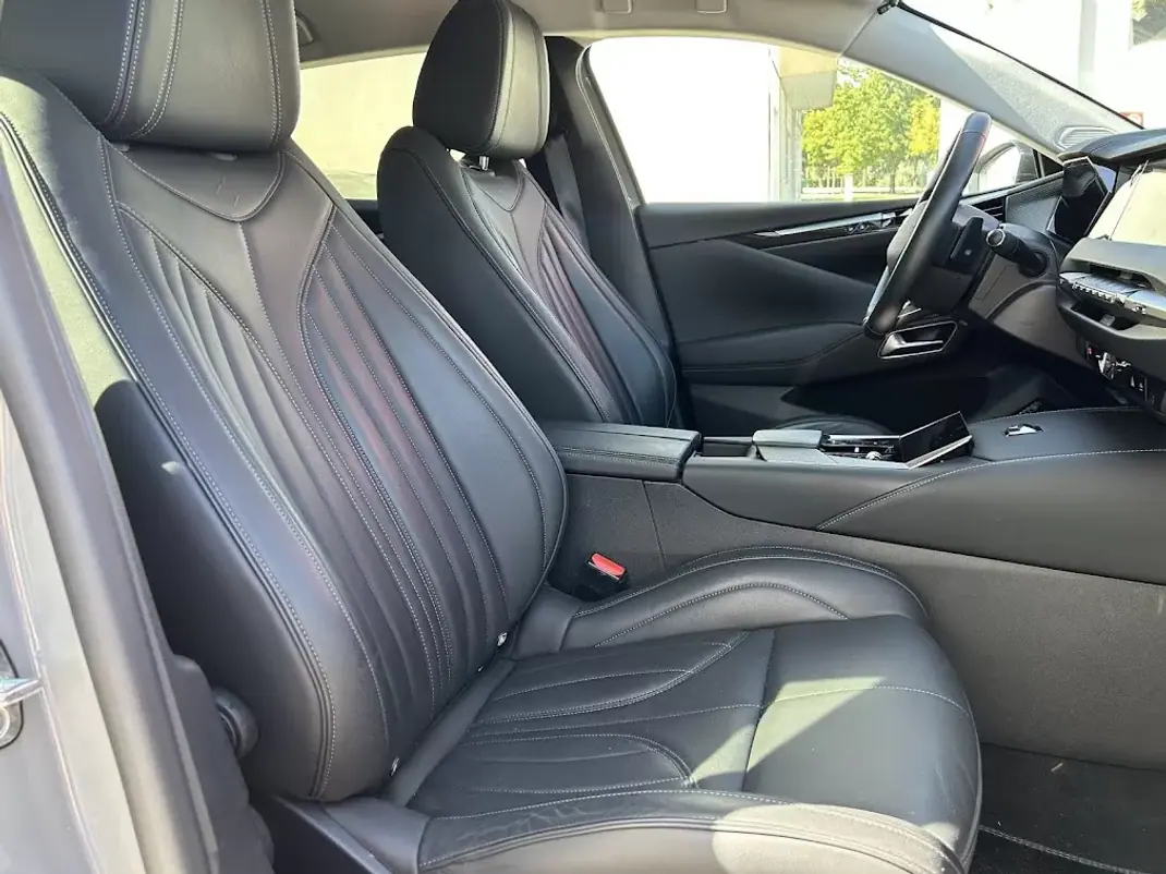 DS DS4 2022 - 25750 EUR, 41350 km - AUTO.MOTO.pt - 41350km - foto 9 de 21