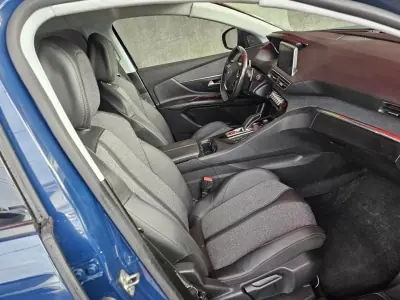 Peugeot 3008 2020 - 18999 EUR, 72900 km - AUTO.MOTO.pt - 72900km - foto 9 de 19