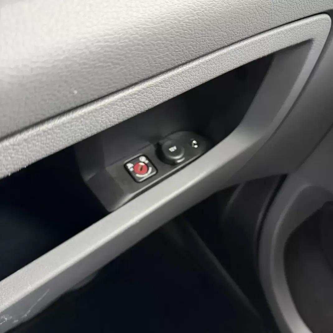 Peugeot Expert 2016 - 12990 EUR, 180000 km - AUTO.MOTO.pt - 180000km - foto 18 de 27