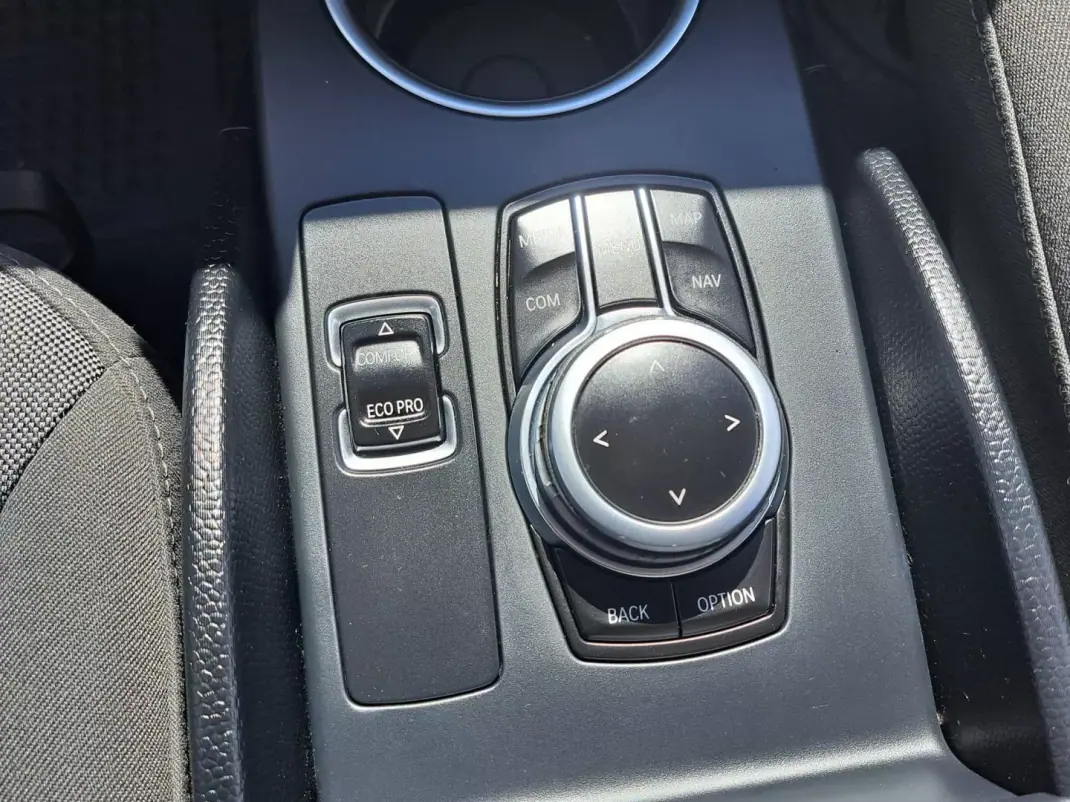 BMW i3 2019 - 28500 EUR, 89000 km - AUTO.MOTO.pt - 89000km - foto 32 de 45
