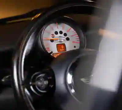 MINI One 2011 - 5500 EUR, 207000 km - AUTO.MOTO.pt - 207000km - foto 7 de 9