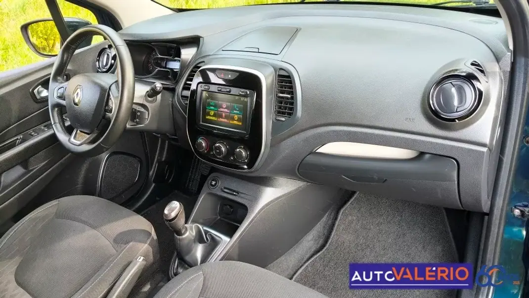 Renault Captur 2019 - 13950 EUR, 61525 km - AUTO.MOTO.pt - 61525km - foto 24 de 30