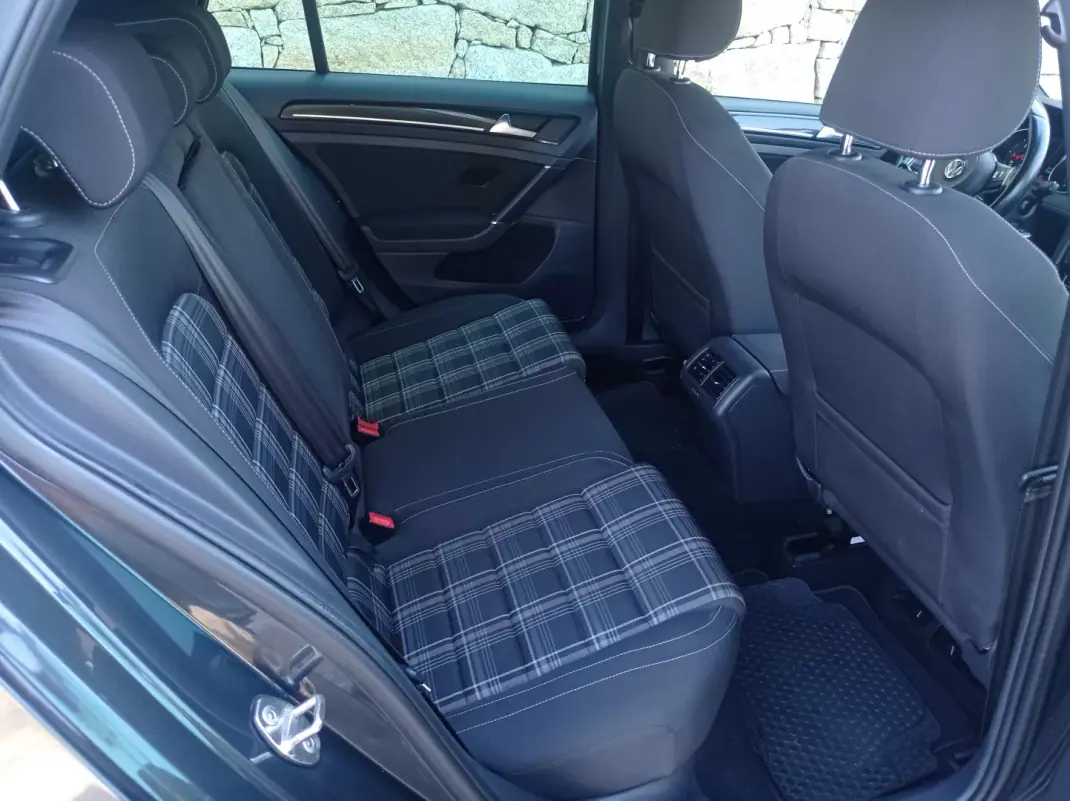 Volkswagen Golf 2013 - 17490 EUR, 214500 km - AUTO.MOTO.pt - 214500km - foto 15 de 17