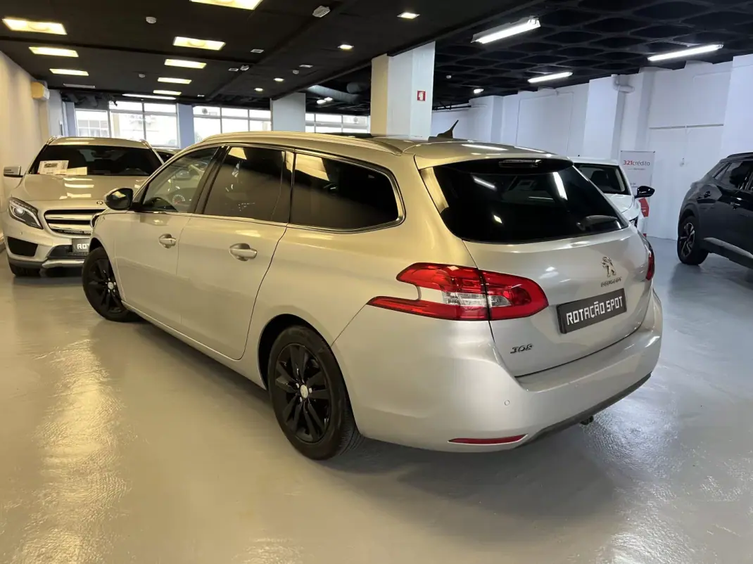 Peugeot 308 SW 2014 - 6990 EUR, 298000 km - AUTO.MOTO.pt - 298000km - foto 9 de 37