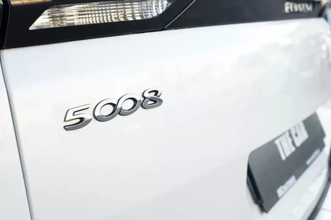 Peugeot 5008 2019 - 21999 EUR, 101000 km - 101000km - foto 6 de 27