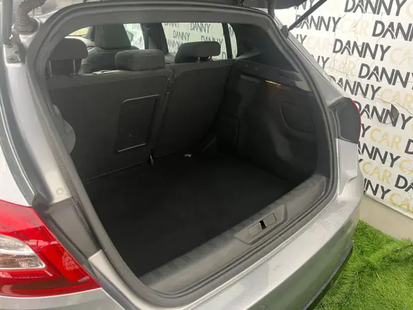 Peugeot 308 2016 - 15900 EUR, 150000 km - AUTO.MOTO.pt - 150000km - foto 13 de 20