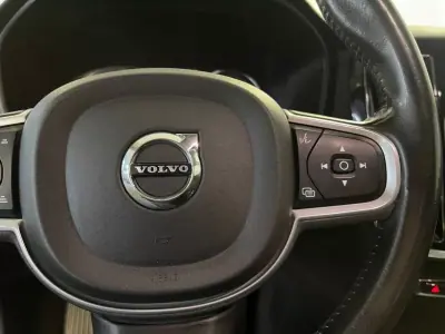 Volvo V60 2020 - 24950 EUR, 123000 km - AUTO.MOTO.pt - 123000km - foto 24 de 32