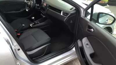 Renault Clio 2020 - 13500 EUR, 149999 km - AUTO.MOTO.pt - 149999km - foto 23 de 37