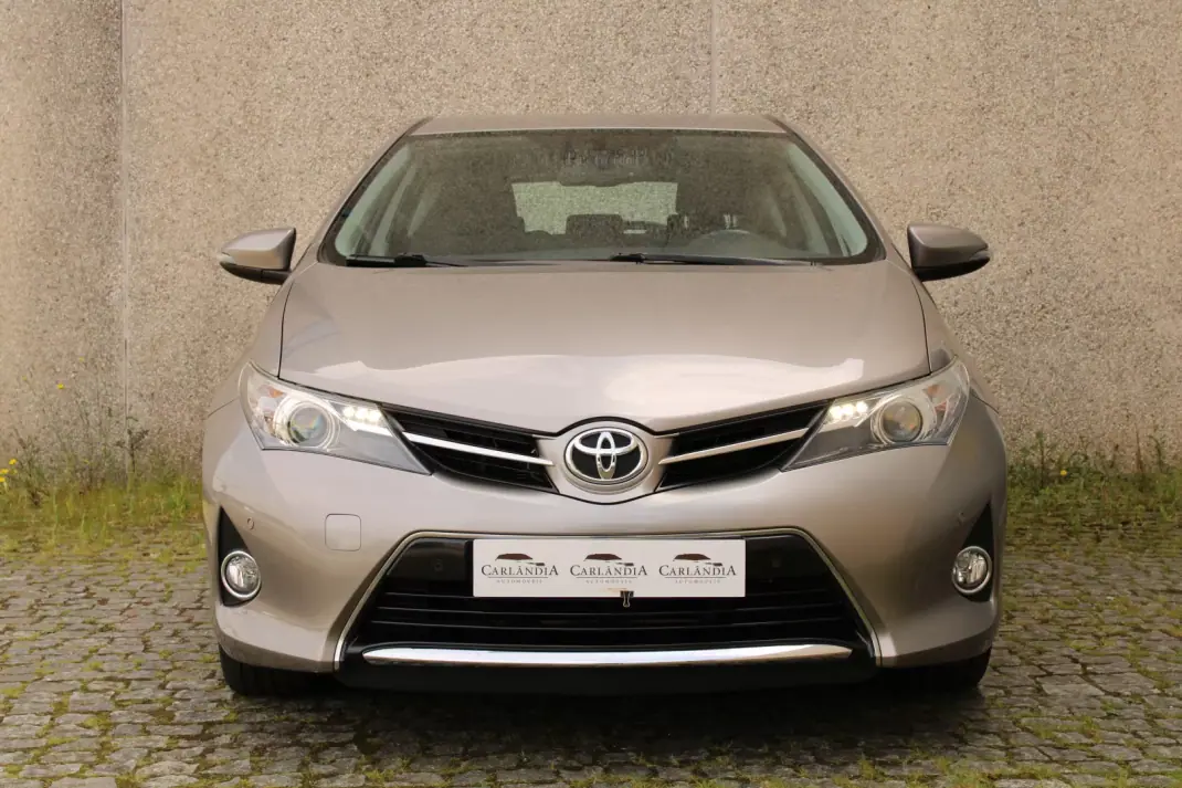 Toyota Auris 2012 - 11500 EUR, 179433 km - AUTO.MOTO.pt - 179433km - foto 3 de 34