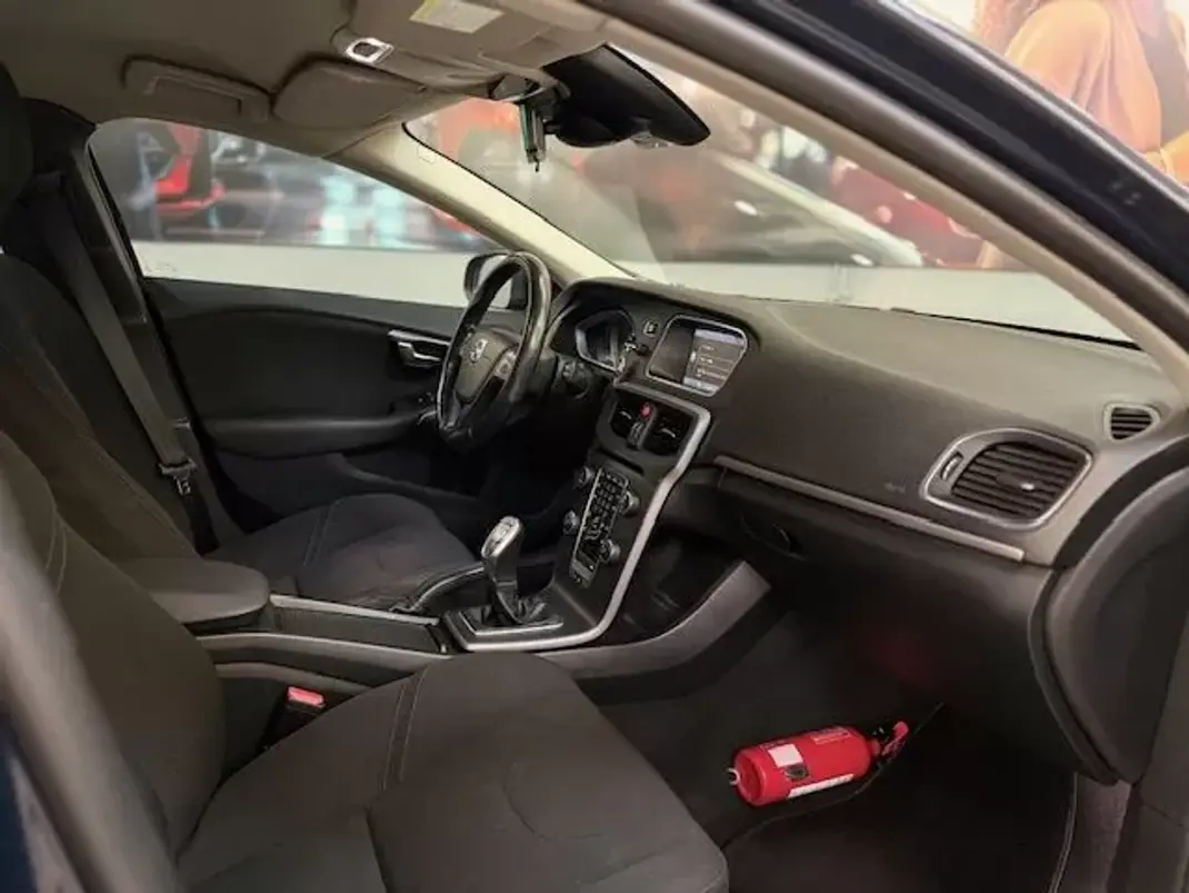 Volvo V40 2014 - 7900 EUR, 263000 km - AUTO.MOTO.pt - 263000km - foto 12 de 14