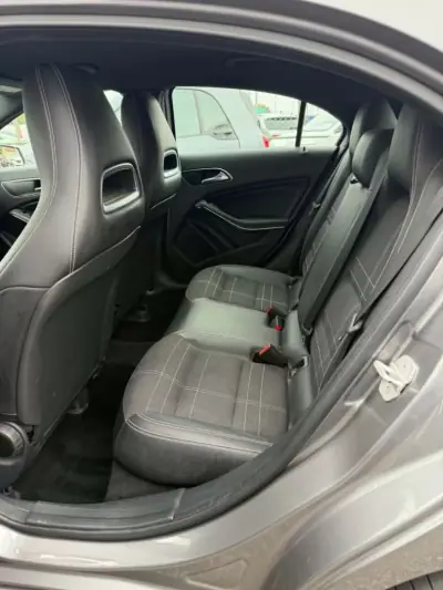 Mercedes-Benz A 180 2016 - 14890 EUR, 160000 km - AUTO.MOTO.pt - 160000km - foto 4 de 5