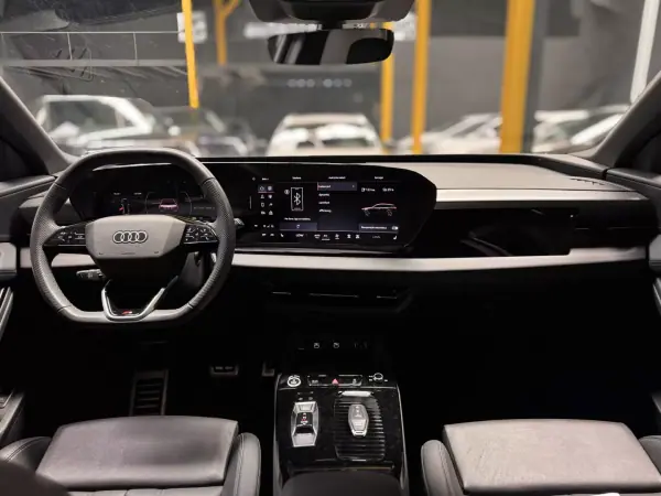 Audi Q6 e-tron 2025 - 64990 EUR, 16300 km - AUTO.MOTO.pt - 16300km - foto 9 de 25