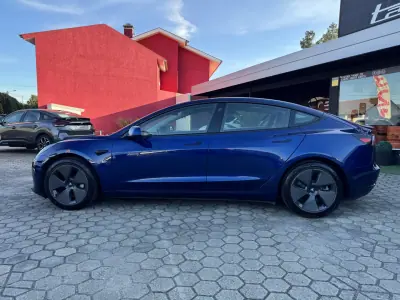 Tesla Model 3 2021 — foto 4 de 33