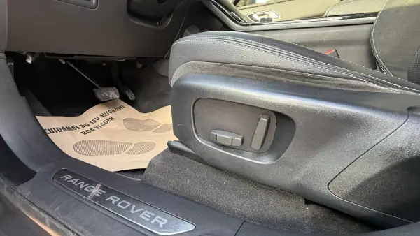 Land Rover Range Rover Velar 2018 - 26990 EUR, 179000 km - 179000km - foto 30 de 39