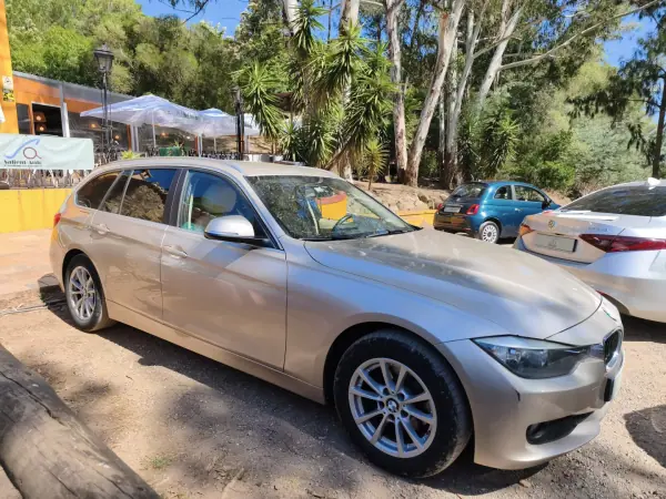 BMW 318 2014 - 14900 EUR, 185655 km - AUTO.MOTO.pt - 185655km - foto 3 de 21