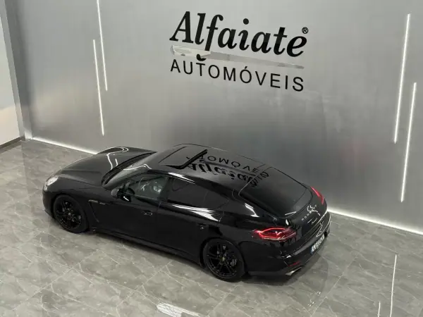 Porsche Panamera 2015 - 33990 EUR, 247000 km - AUTO.MOTO.pt - 247000km - foto 7 de 44