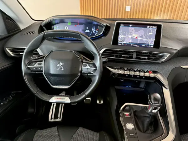 Peugeot 3008 2017 - 18500 EUR, 155000 km - AUTO.MOTO.pt - 155000km - foto 37 de 112