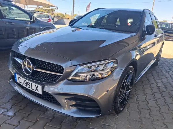 Mercedes-Benz C 300 2020 - 27900 EUR, 107000 km - AUTO.MOTO.pt - 107000km - foto 2 de 11