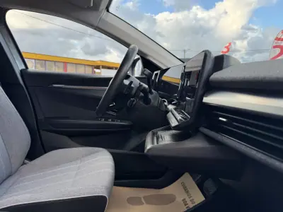 Renault Mégane E-Tech 2022 - 22500 EUR, 73000 km - AUTO.MOTO.pt - 73000km - foto 33 de 36