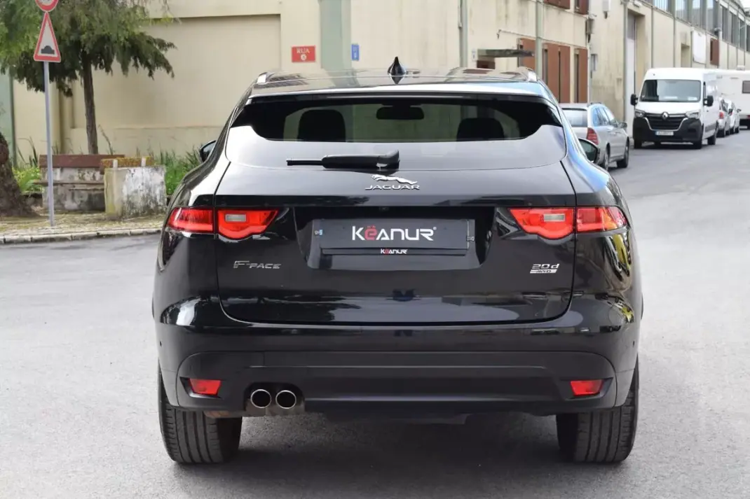 Jaguar F-Pace 2017 - 22980 EUR, 145545 km - AUTO.MOTO.pt - 145545km - foto 18 de 57