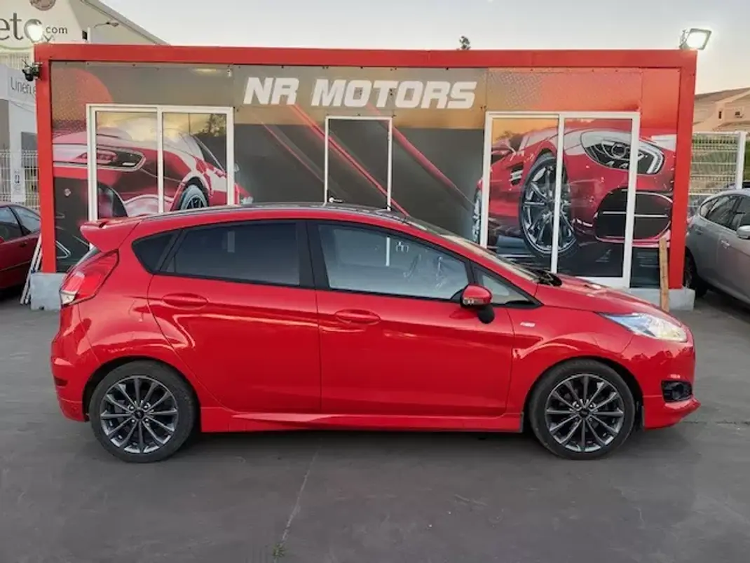 Ford Fiesta 2017 - 9990 EUR, 98500 km - AUTO.MOTO.pt - 98500km - foto 5 de 17