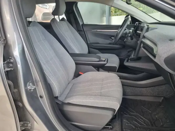 Renault Mégane E-Tech 2023 - 26900 EUR, 40000 km - AUTO.MOTO.pt - 40000km - foto 7 de 14