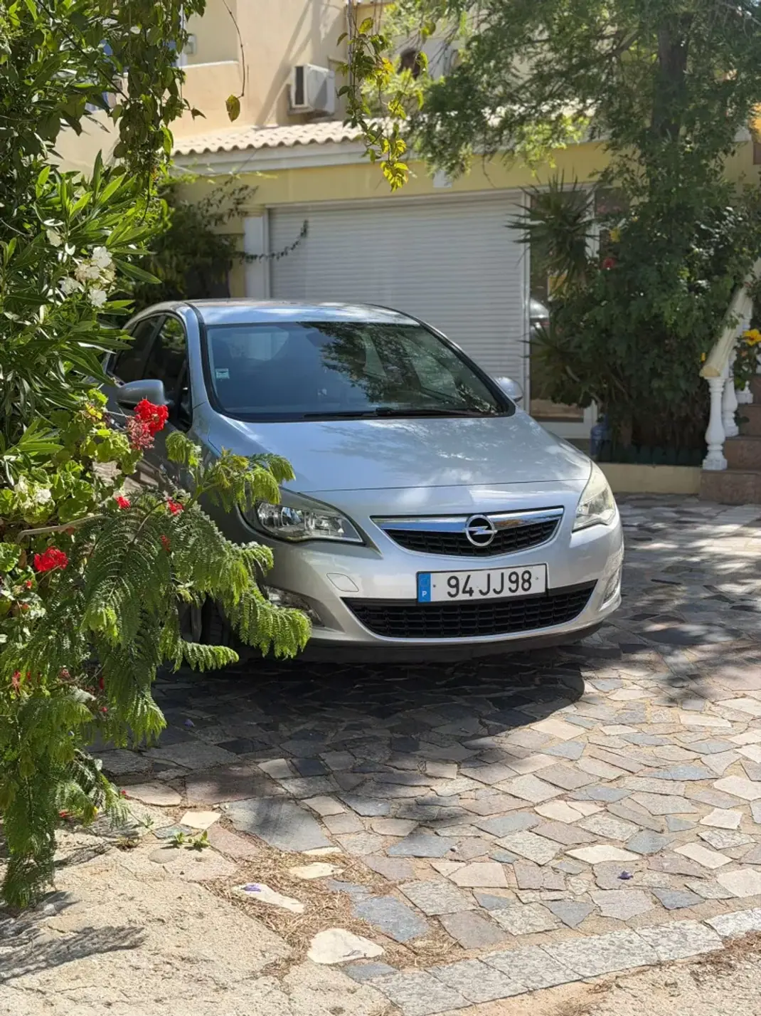 Opel Astra 2010 - 7900 EUR, 170584 km - AUTO.MOTO.pt - 170584km - foto 1 de 9